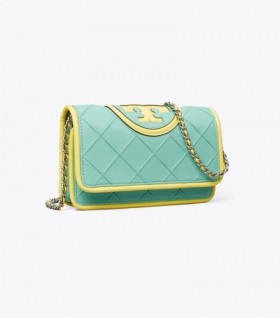  Cartera pequeña con cadena y borde de charol suave Fleming de Tory Burch para mujer, color negro